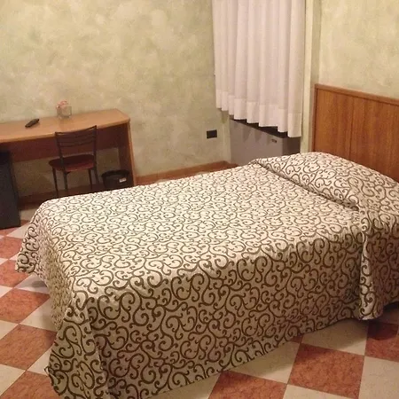 戴娜酒店 酒店