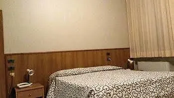 戴娜酒店 酒店 3*