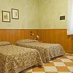 Отель Daina 3*