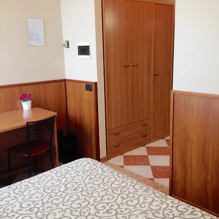 Daina Hotel