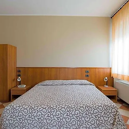 Daina Hotel