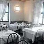 Daina Hotel 3*